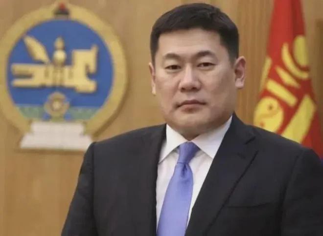 » 3、因儿子炫富  蒙古总理下台蒙古国国家大呼拉尔（议会）6月3日对该国总理罗布桑那木斯来·奥云额尔登发起信任投票