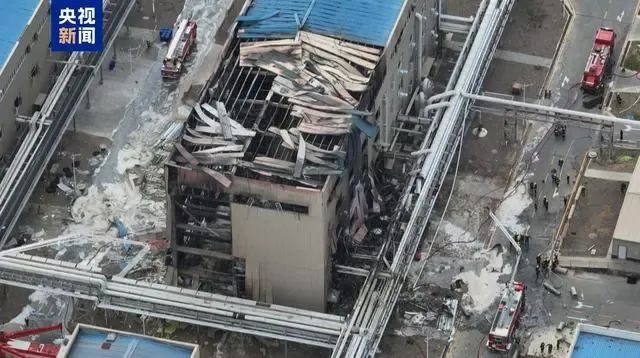» 6. 宁夏化工厂烧死五人8月19日，宁夏顺邦达新材料有限公司引发剂车间发生爆燃事故