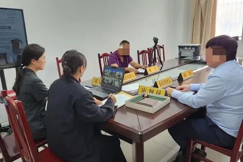 » 8. 湖北一派出法庭称全年“零判决” 学者提醒勿走偏近日，湖北省一家基层法院的派出法庭，在宣传文章中称2022年全年“零判决”，并表示愿做“没有判决的法庭”，引起法律界关注