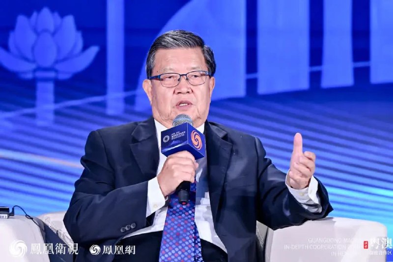 » 5. 龙永图：不要幼稚地以为世界贸易规则还存在，它已经荡然无存中国入世首席谈判代表、博鳌亚洲论坛原秘书长龙永图分享了自己对于西方国家发起反补贴调整和征税的看法