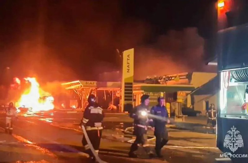 » 10、俄马哈奇卡拉加油站爆炸 已致30死102伤14日晚，俄罗斯南部达吉斯坦共和国首府马哈奇卡拉市一处汽车服务中心发生火灾，引发附近一座加油站爆炸