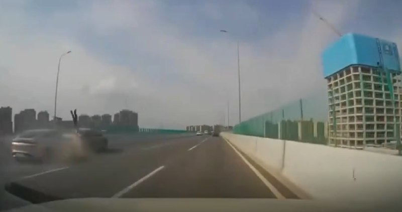 9. 小鹏P7车主高架开辅助驾驶撞人致其身亡8月11日消息，针对小鹏汽车辅助驾驶状态发生车祸一事，小鹏汽车回应新浪汽车称“经核实，8月10日下午，宁波一车主驾驶车辆与前方检查车辆故障人员发生碰撞，发生人员伤亡