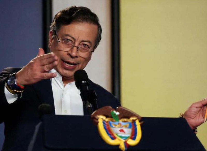 » 5、哥伦比亚总统喊话特朗普：如果你想把我关进监狱，那就试试看，哥伦比亚人民将走上街头捍卫我当地时间1月4日，哥伦比亚总统佩特罗公开喊话美国总统特朗普称：“如果你想把我关进监狱，那就试试看你能不能做到