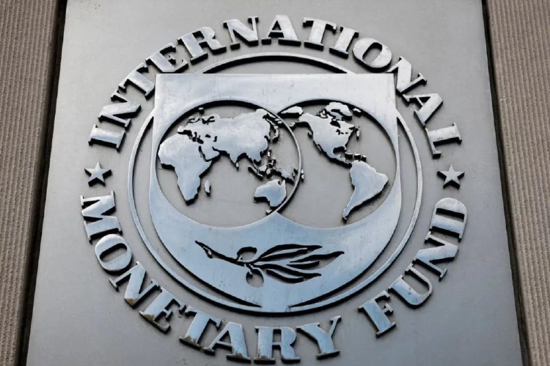 » 1、IMF与阿根廷在工作人员层达成200亿美元融资协议国际货币基金组织（IMF）8日发表声明说宣布已和阿根廷政府在工作人员层达成200亿美元融资协议，未来数日内协议将提交该组织执董会审议