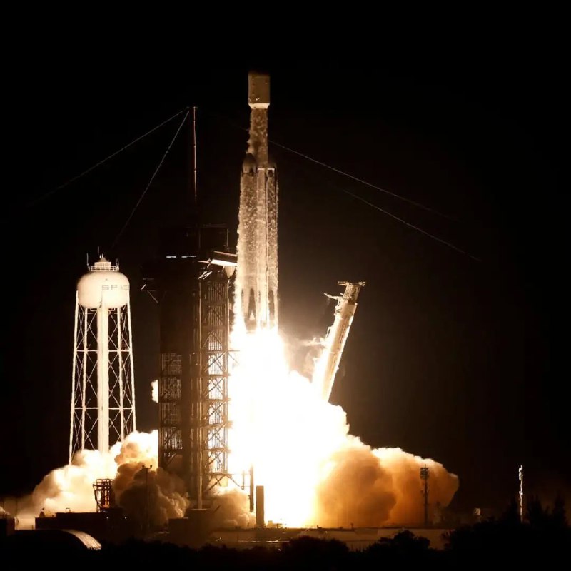 » 7. SpaceX替美国军方发射X-37B“轨道实验飞行器”据美国有线电视新闻网（CNN）报道，当地时间12月28日晚，美国太空探索技术公司（SpaceX）在佛罗里达州肯尼迪航天中心成功发射美国军方X-37B“轨道实验飞行器”
