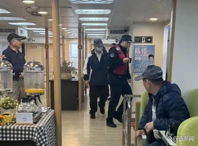 » 4. 大陆海警首次临检金门游轮2月14日台湾有关方面粗暴对待大陆渔船致2名渔民遇难，大陆海警部门18日宣布，福建海警局将加强海上执法力量，在厦金海域开展常态化执法巡查行动