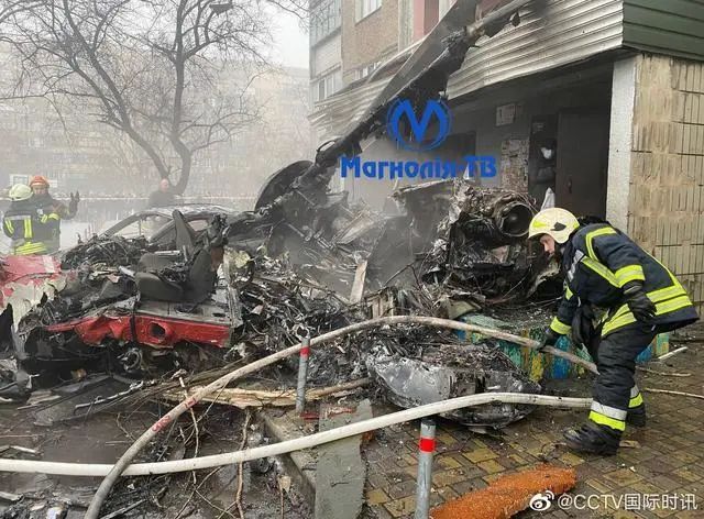 » 6. 乌克兰内务部部长和副部长在基辅州坠机事件中死亡18日，乌克兰媒体援引乌总统办公室副主任消息报道称，一架直升机在基辅州坠毁并引发火灾