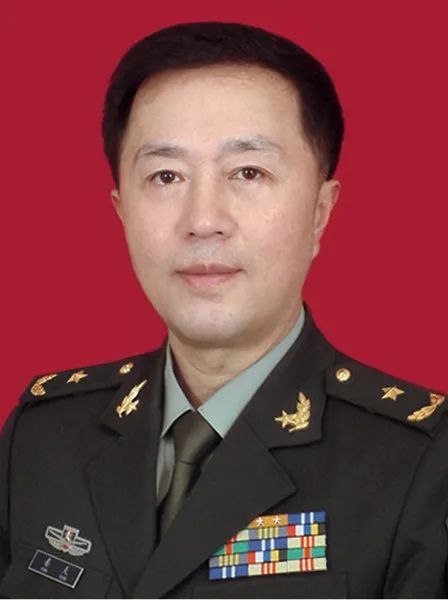 » 10. 刘振立已任中央军委联合参谋部参谋长出席十四届全国人大一次会议的解放军和武警部队代表团6日继续分组审议政府工作报告