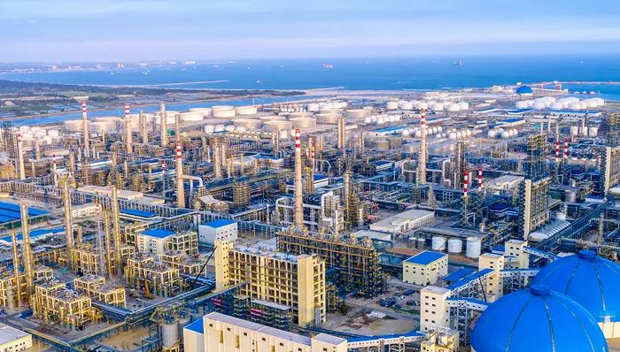 » 7. 654亿元，中石油一次性投资规模最大炼化项目投产2月27日，中石油广东石化一体化项目打通全流程并全部产出合格产品，实现一次开车成功，进入全面生产阶段