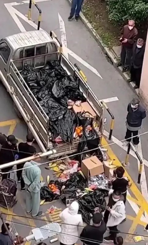 1.上海宝山区再现垃圾车运供应物资 more…4月30日，网上一段视频，引起质疑