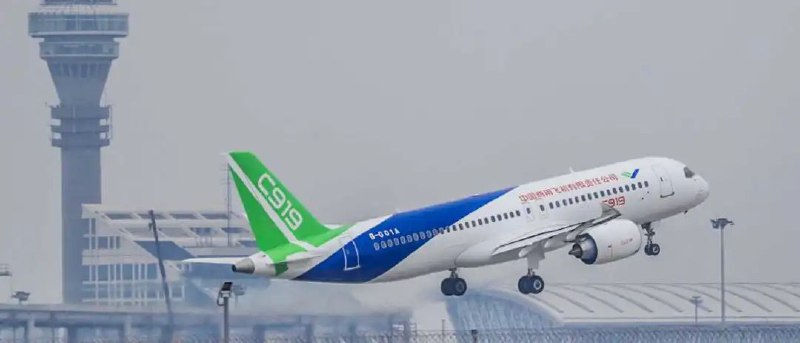 6. 东航初步确定买国产C919飞机 每架6.53亿元尽管过去两年受疫情影响持续亏损，但国内大型航司对民航业的未来发展仍保持乐观