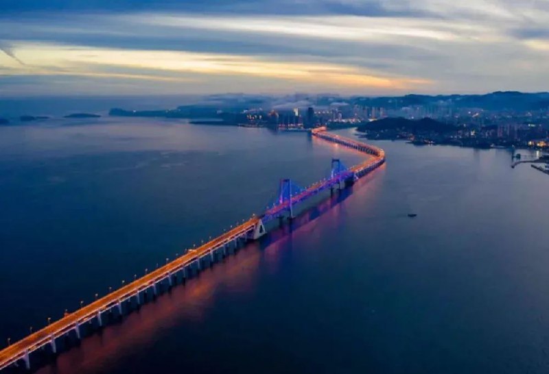 » 3. 大连星海湾跨海大桥被追罚2700万近日，网传信用中国（辽宁大连）公示的大连南部滨海大道投资有限公司建设跨海大桥，因未取得海域使用权，被罚款2726.3589万元引发网络关注