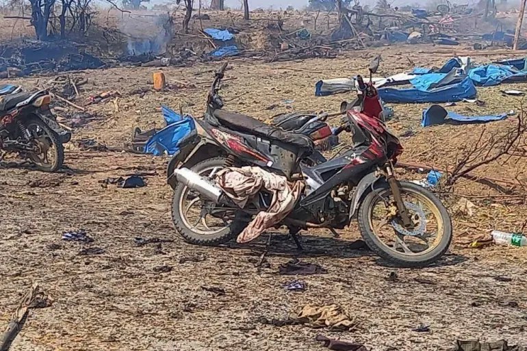 » 1. 缅甸一村庄被政府军空袭 已致171人死亡 more…缅甸中部村庄发生的空袭事件造成的死亡人数已上升至171人