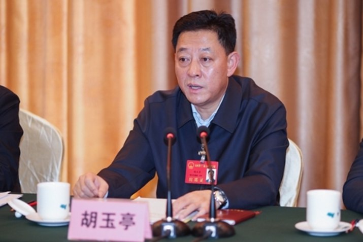 » 5、代理一个月 胡玉亭转正吉林省长吉林省第十四届人民代表大会第二次会议5月6日选举胡玉亭为吉林省人民政府省长