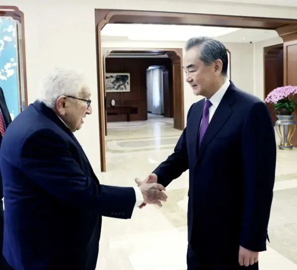 » 5. 王毅会见来访的基辛格» 国防部长李尚福会见基辛格» 克里访华获总理会见» 克里在北京对记者说：氛围非常非常积极» 5. 王毅会见来访的基辛格» 国防部长李尚福会见基辛格» 克里访华获总理会见» 克里在北京对记者说：氛围非常非常积极
