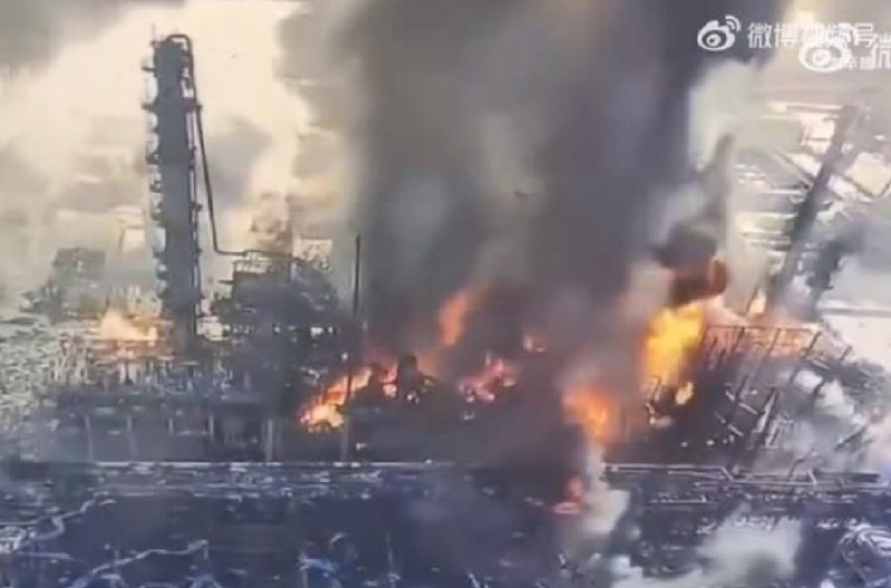 » 10、辽宁一化工厂爆炸已致2人死亡12人失联1月15日13时25分，盘锦市盘山县浩业化工有限公司烷基化装置维修过程中发生爆炸起火