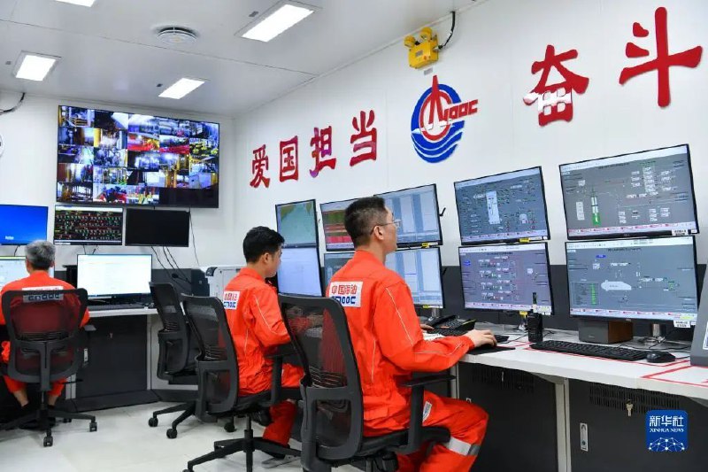» 1. 南海“海基一号”平台投产 日产2700吨破纪录深水导管架平台“海基一号”3日在南海陆丰油田作业区正式投产