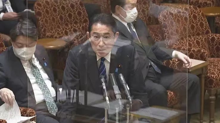 » 1. 韩国公布二战劳工问题赔偿方案：第三方代偿韩国政府6日宣布，将由韩方基金会代为赔偿二战时期日本强征韩籍劳工的损失