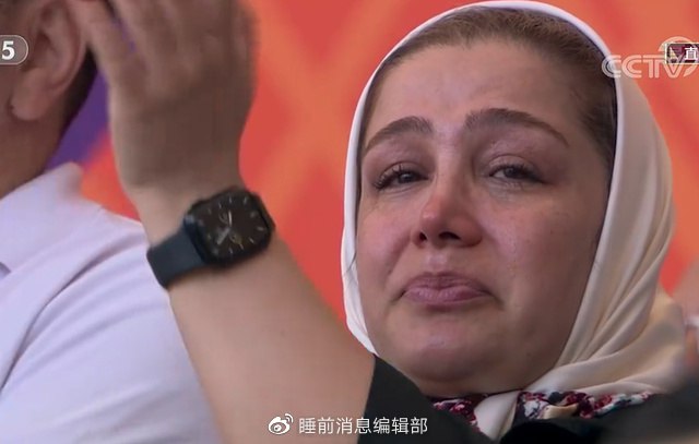 » 2. 伊朗队为支持国内女性争取自由，拒绝唱国歌11月21日，世界杯小组赛继续进行，英格兰和伊朗队展开对决