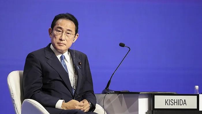 11. 日本首相称“今日乌克兰或为明日东亚” 称五年内欲从根本上加强军力6月10日，在新加坡举行的香格里拉安全对话会上，日本首相岸田文雄重申宣布日本将在五年内从根本上强化防卫力，并将在明年制定出“自由开放印太和平计划”，为东南亚和太平洋地区国家提供经济和军事援助