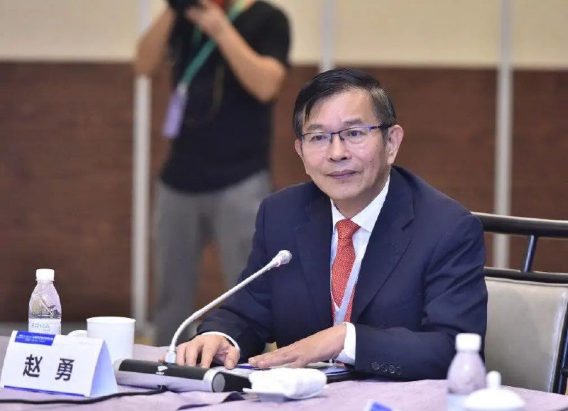 » 11. 任职19年，四川长虹告别赵勇时代2023年7月11日，四川长虹股份有限公司发布公告称，赵勇先生因年龄原因，辞去公司董事长在内的所有职务，在新一届董事会产生前，按《公司章程》规定，由副董事长兼总经理李伟先生履行董事长及法定代表人的职务