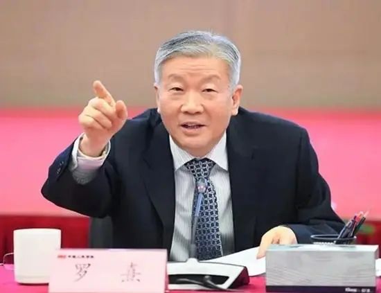 » 3. 中国人保“一把手”被免职，其个人“金句”曾被要求“熟读并背诵”2月17日下午，中国人民保险集团股份有限公司召开党委扩大会议