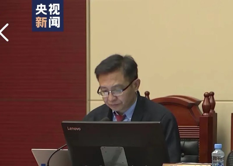 » 7. 劳荣枝代理律师吴法天回应被“律协立案调查”：没有炒作、没有诋毁近日，一份“立案通知”在网上流传，通知显示：江西高院称，吴丹红律师在担任劳荣枝辩护人期间，通过个人社交账号发表多篇文章及评论，涉嫌存在违规炒作案件以及在法庭上发表诋毁办案机关不当言论等违规行为