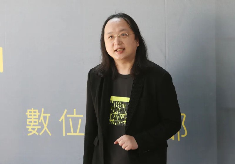 1.台当局“数位发展部”挂牌，预算高达217亿新台币在岛内颇为引人关注的台当局“数位发展部”今天挂牌成立，“行政院”前天通过明年度总预算案，“数位部”预算合计逾217亿元