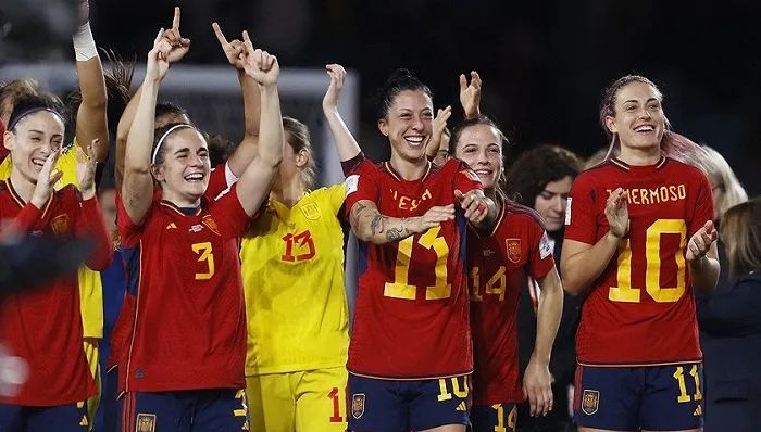 » 15. 西班牙1-0英格兰，女足世界杯新王诞生北京时间2023年8月20日18点，女足世界杯决赛在澳大利亚体育场打响