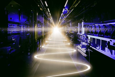 » 18. 世界最亮X射线激光器发出第一束光据英国《新科学家》网站18日报道，美国斯坦福SLAC国家加速器实验室的Linac相干光源Ⅱ（LCLS-Ⅱ）X射线激光器刚刚完成历时十多年的升级，“改头换面”后成为目前世界上最亮的X射线设施，并发出了第一束亮度破纪录的X射线，使研究人员能以无与伦比的细节记录光合作用等生物化学反应中原子和分子的行为