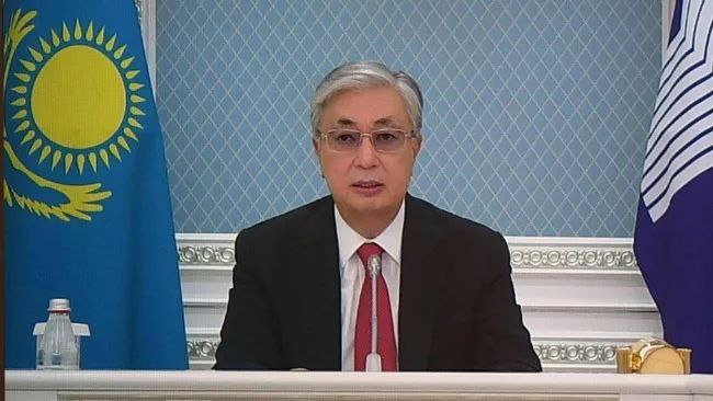 10. 哈萨克斯坦总统：目前地缘政治不稳定 应做好维护国家领土完整的准备在当天举行的向军方人员颁发国家奖项和授予军衔的仪式上，托卡耶夫表示，现代化和装备精良的军队是国家存在的基石，在军队服役是一项光荣使命，意味着巨大的责任