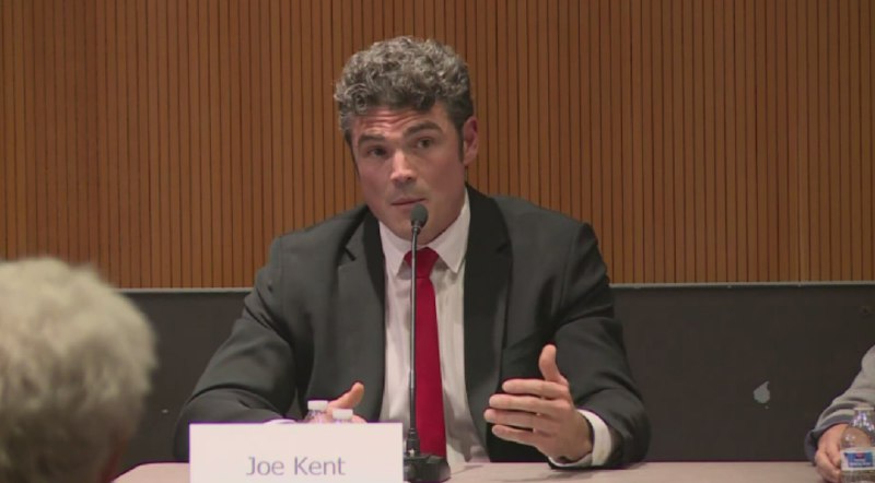 » 5、 美国反恐中心主任辞职：反对伊朗战争据美联社报道，美国国家反恐中心主任乔·肯特17日在社交媒体X上宣布，决定辞去美国国家反恐中心主任一职，即日起生效