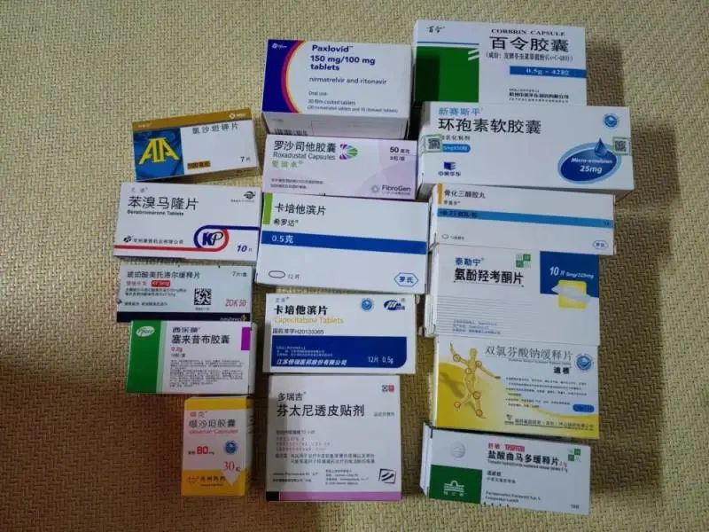 » 10. 广州一女子转卖父母生前处方药一审被判贩毒罪近日，因在病友药转群中转售镇痛处方药——盐酸曲马多缓释片和氨酚羟考酮片，广州女子廖华（化名）遭山东滨州市阳信县警方跨省抓捕