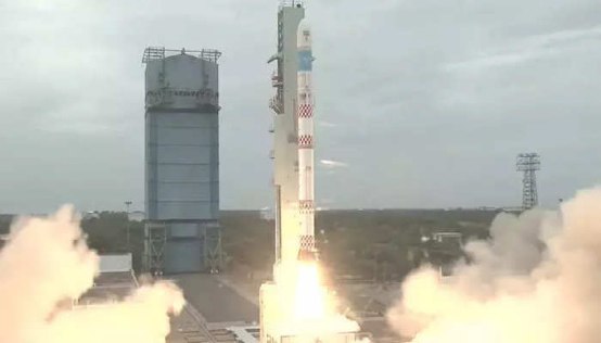 7. 印度新型火箭首飞失利  卫星未入轨8月7日，被印度官方寄予厚望的小型卫星运载火箭(SSLV)的首次发射任务未能成功将卫星送入预定轨道