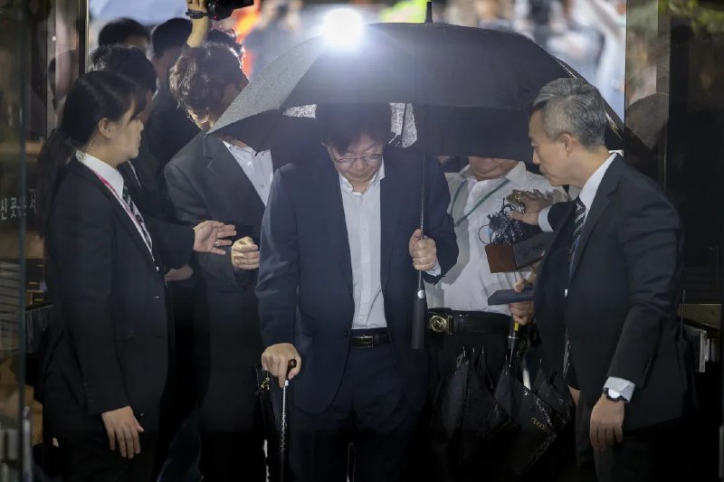 » 8. 韩法院决定不批捕李在明韩国首尔中央地方法院27日驳回了检方对最大在野党共同民主党党首李在明提出的批捕申请，决定不予批捕，该决定避免了这位前总统候选人所面临的人生最大危机