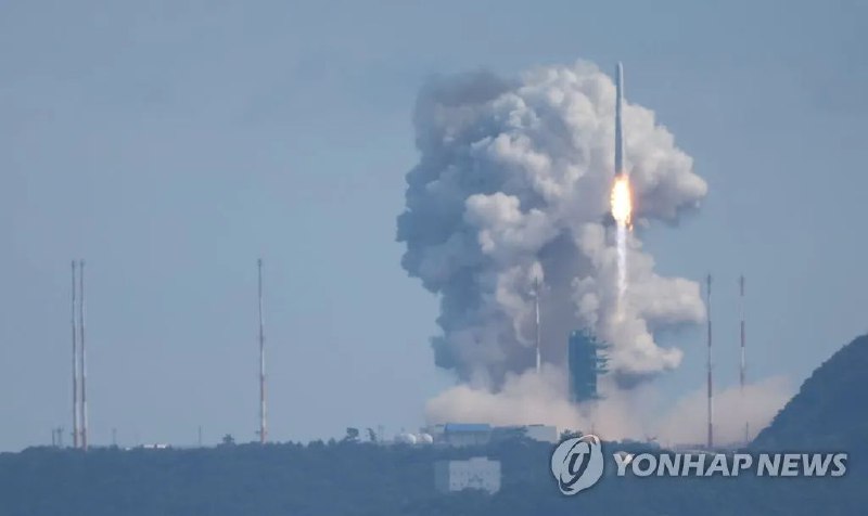 9. 韩国自主研制火箭“世界号”发射成功韩国自主研发的运载火箭“世界”号（KSLV-Ⅱ）21日下午4时许在位于全罗南道高兴郡的罗老宇航中心发射升空，飞行高度成功达到目标高度700千米