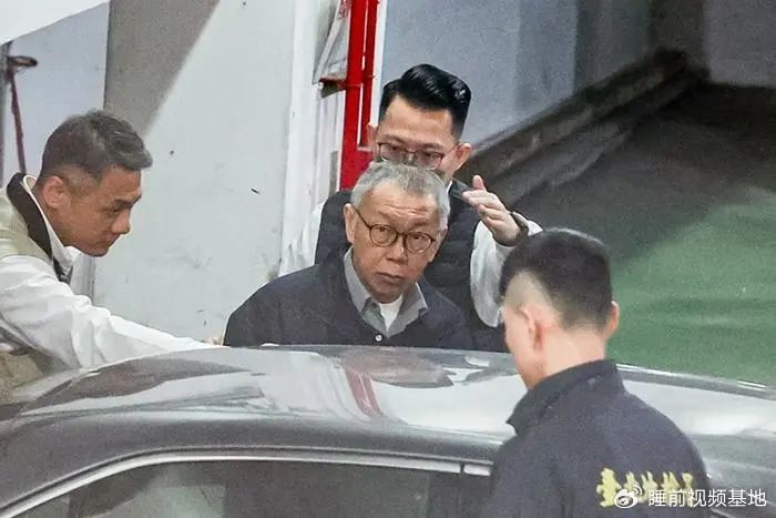 » 9、台湾检察官要求判柯文哲坐牢28.5年据多家台湾媒体报道，台湾民众党主席柯文哲被检察官认定收受贿赂并侵占政治献金等，遭起诉求刑28年6个月