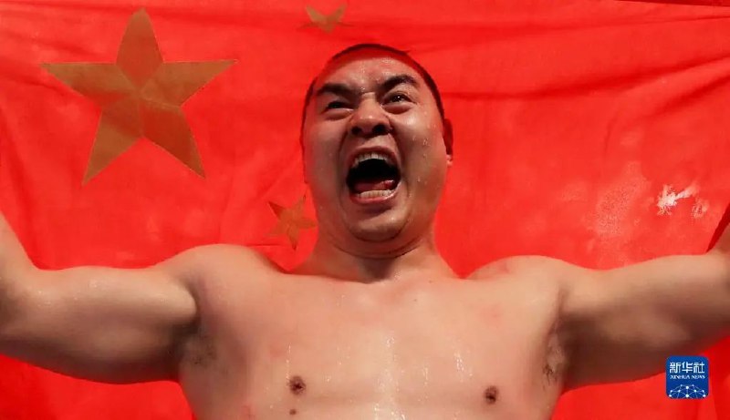 » 13. 中国“大爆炸”张志磊收获WBO重量级过渡拳王金腰带4月15日，在英国伦敦举行的WBO（世界拳击组织）重量级过渡拳王争霸赛中，中国拳手张志磊热血出击，第六回合即技术性击倒英国本土名将乔伊斯，就此收获WBO重量级过渡拳王金腰带