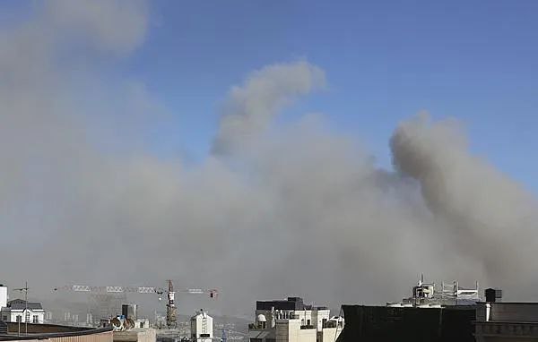 » 3、伊朗恢复全国网络服务据总台记者消息，自当地时间21日上午，伊朗已经恢复网络服务
