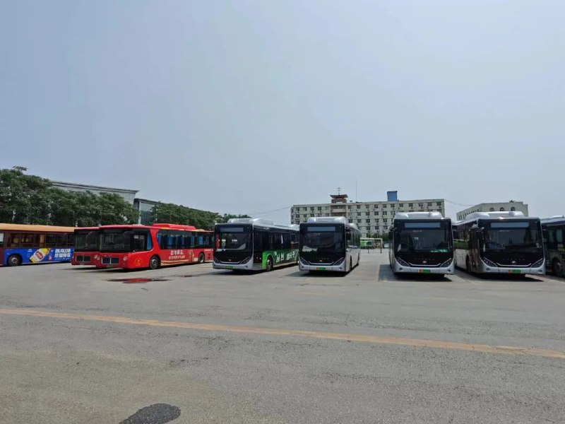 » 4. 保定公交停运 司机：一个司机养三个坐科室的人相比于自身收入严重下滑，保定部分公交线路长期停运，还与政府补贴资金不到位有关