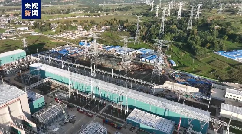 » 15. 白鹤滩至浙江800千伏特高压直流输电工程全线贯通11月15日，在四川省凉山彝族自治州布拖县，国家电网白鹤滩至浙江±800千伏特高压直流输电工程四川段最后一个架线区段导线展放顺利完成，实现全线贯通，同时，也标志着白浙工程全线贯通