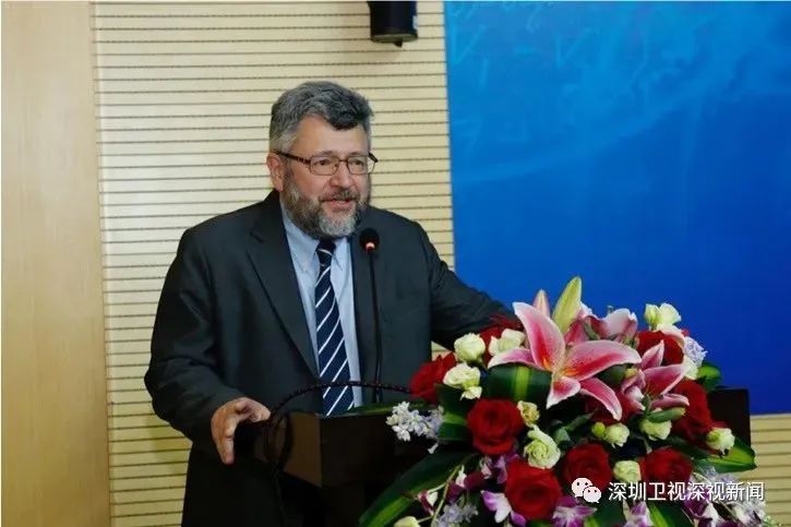 » 1. 菲尔兹奖得主杰曼诺夫全职加盟南方科技大学“深圳卫视深视新闻”微信公众号9月14日晚间发布消息《菲尔兹奖得主杰曼诺夫，全职加盟南方科技大学！》：9月14日，菲尔兹奖得主埃菲·杰曼诺夫正式获聘为南方科技大学讲席教授