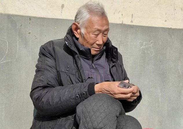 » 3. “智障抢劫案”彻底翻案 坐牢九年去世4月19日，广东省潮州市湘桥区人民法院开庭再审李四强抢劫一案，审判长当庭宣布改判李四强无罪