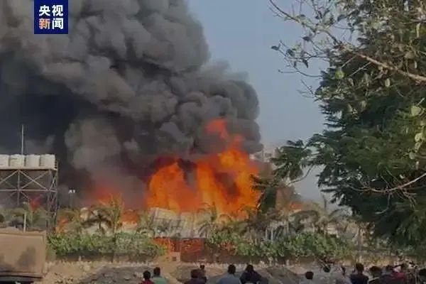 » 4. 印度游乐场大火27人死当地时间5月25日，印度古吉拉特邦一处游乐场所发生火灾，目前已造成27人死亡，其中包括12名儿童