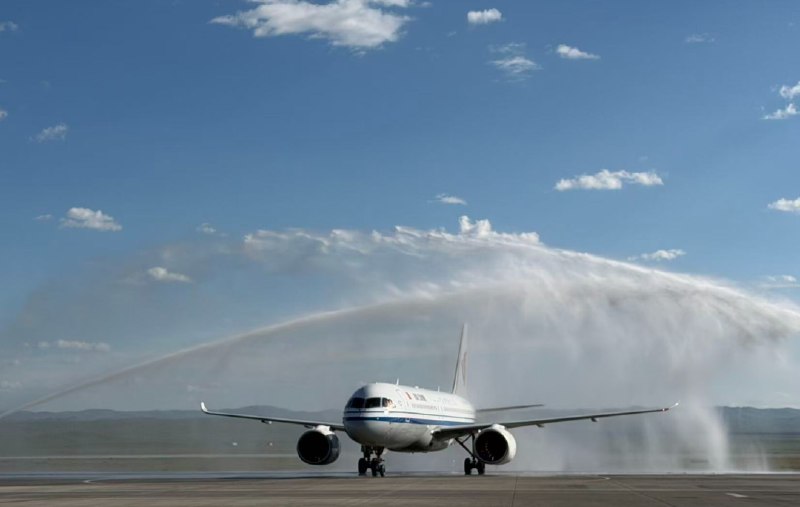 » 1、C919首次跨国运营  北京飞乌兰巴托12日16时58分，中国国际航空公司CA723航班平稳降落在蒙古国新成吉思汗国际机场